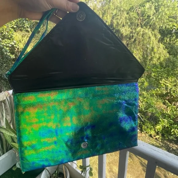 🔥 H&M Metallic Envelope bag - Picture 2 of 5